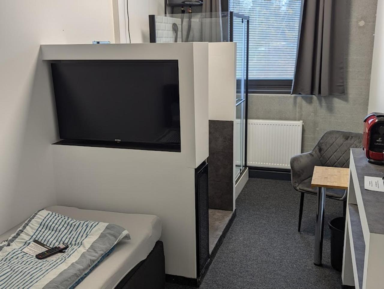 Business-Motel & 24H Selfcheckin Heimsheim Bagian luar foto